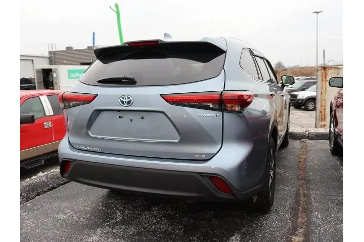 $31802 : Toyota Highlander Hybrid 202 image 10