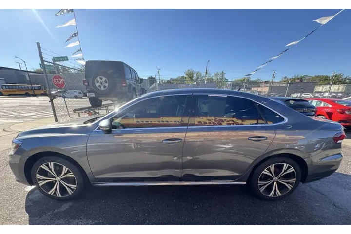 $16995 : 2021 Passat SE image 5