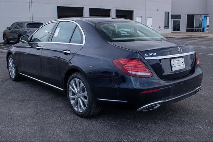 $20000 : Mercedes-Benz E-Class 2017 E image 3