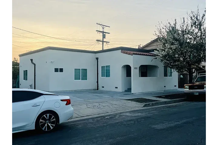 $2000 : 2bed 2bath available now image 1