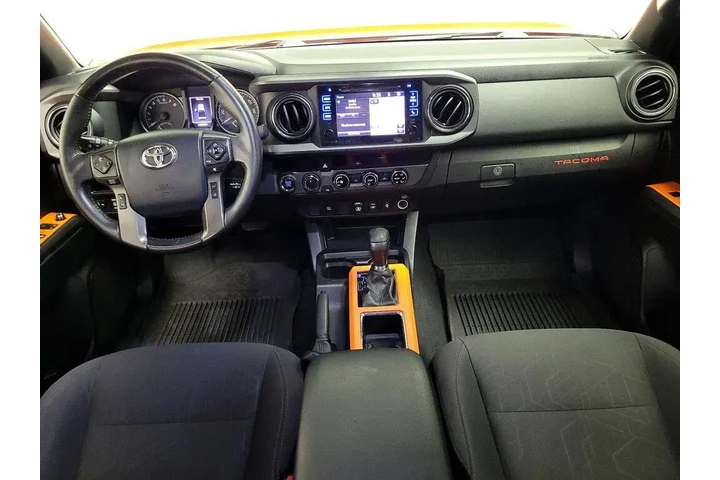 $28998 : Toyota Tacoma 2018 4x4 TRD P image 9