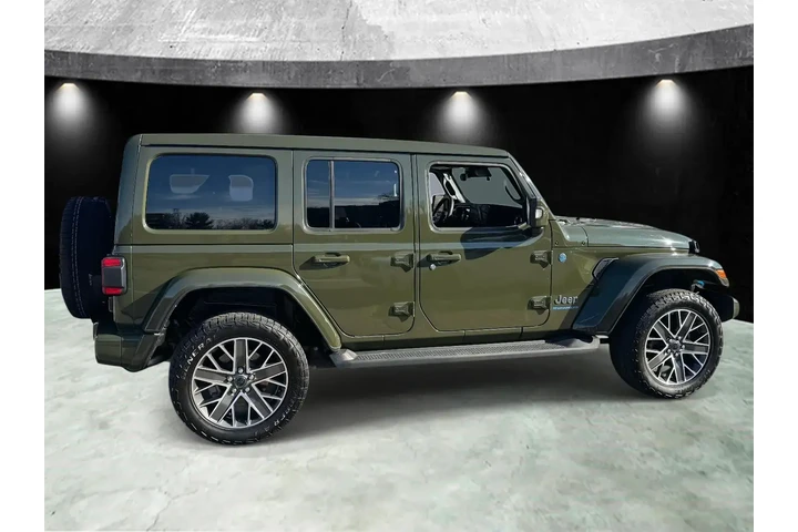 $35985 : Jeep Wrangler 2024 4x4 High image 3