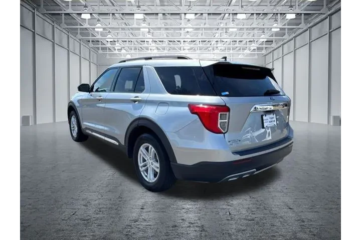 $24351 : Ford Explorer 2024 XLT 4dr S image 5