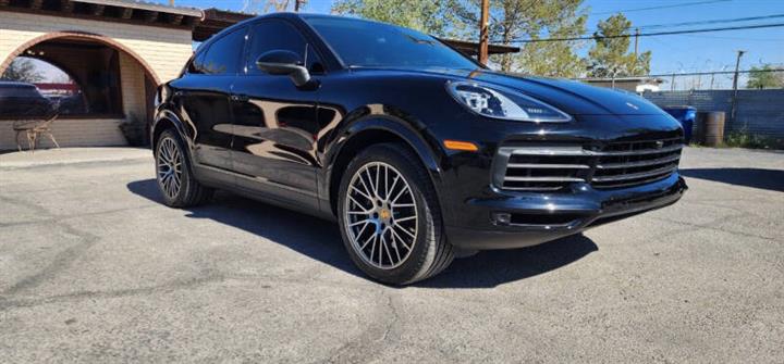 $65995 : 2023 Cayenne Coupe Platinum E image 1