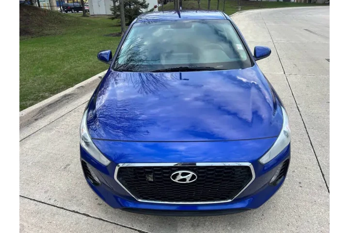 $11997 : 2019 Elantra GT image 3