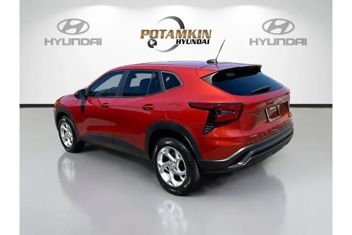 $17753 : Chevrolet Trax 2024 LS 4dr C image 7