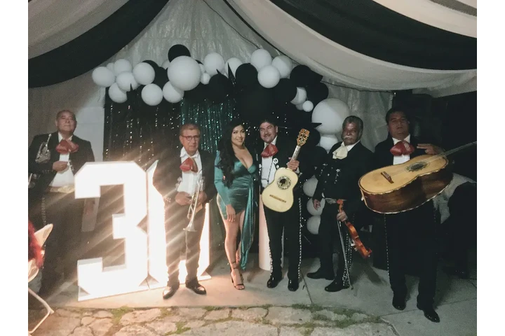 Mariachi Los Potrillos image 3