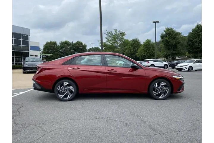 $27383 : Hyundai ELANTRA 2025 SEL Con image 8