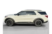 $32000 : Ford Explorer 2022 AWD Timbe thumbnail