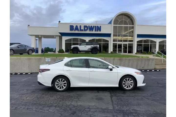 $28950 : Toyota Camry 2024 LE 4dr Sed image 8
