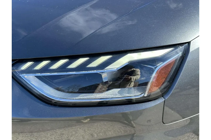 $21985 : Audi A4 2021 AWD quattro S l image 8