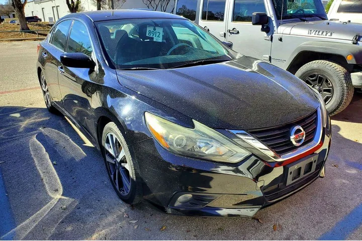 $12269 : Nissan Altima 2017 2.5 SR 4d image 1