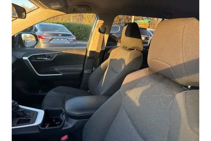 $26109 : Toyota RAV4 2024 XLE 4dr SUV image 7