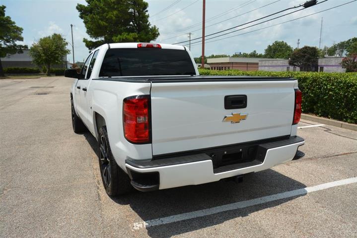 2018 Silverado 1500 Custom image 9