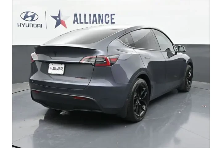 $33988 : Tesla Model Y 2023 AWD Long image 7