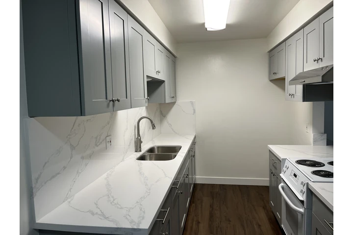 $1850 : Apt Remodelado con Estac image 4