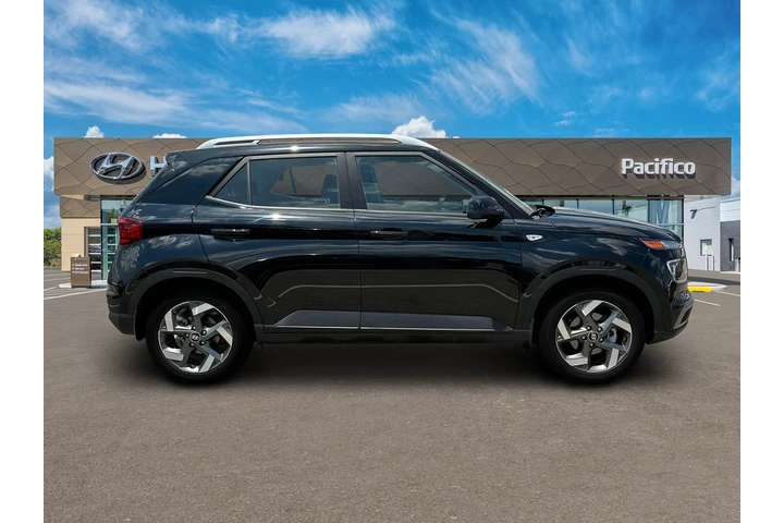 $23450 : Hyundai VENUE 2024 SEL 4dr C image 9