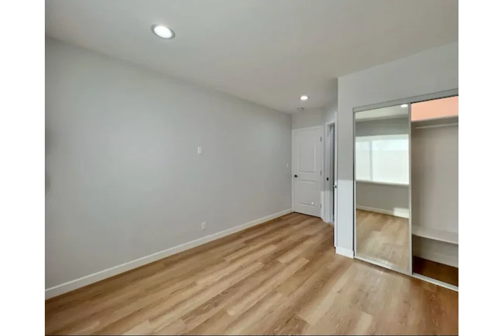$1900 : 2Bedroom Apt In Vermont Ave, image 5