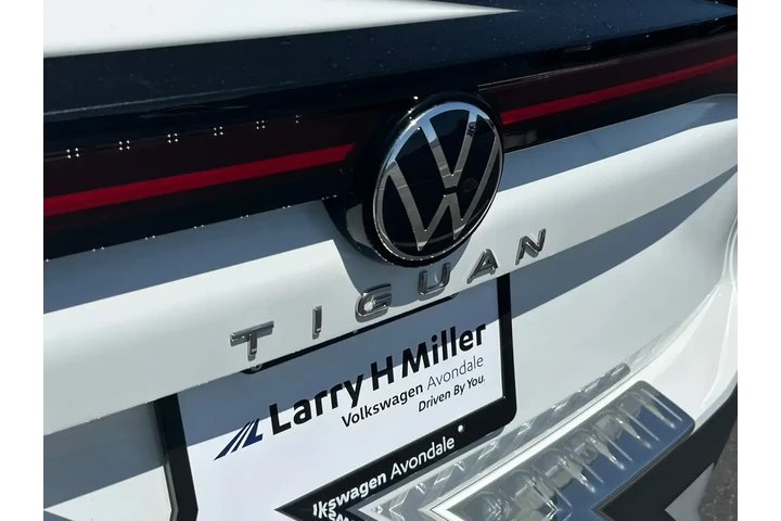 $32391 : Volkswagen Tiguan 2026 S 4dr image 10