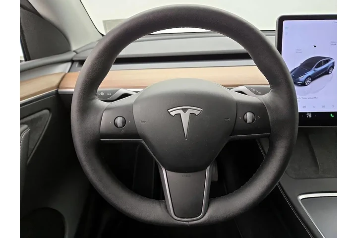 $31998 : Tesla Model Y 2024 AWD Long image 10