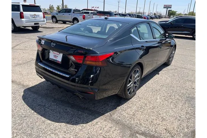 $26568 : Nissan Altima 2023 2.0 SR 4d image 8