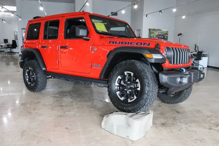 $37988 : 2025 Wrangler 4xe Rubicon 4x4 image 4