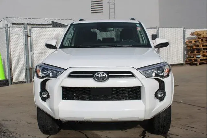 $37598 : Toyota 4Runner 2023 4x4 SR5 image 8