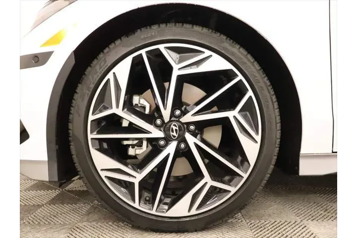 $28798 : Hyundai IONIQ 6 2024 Limited image 6