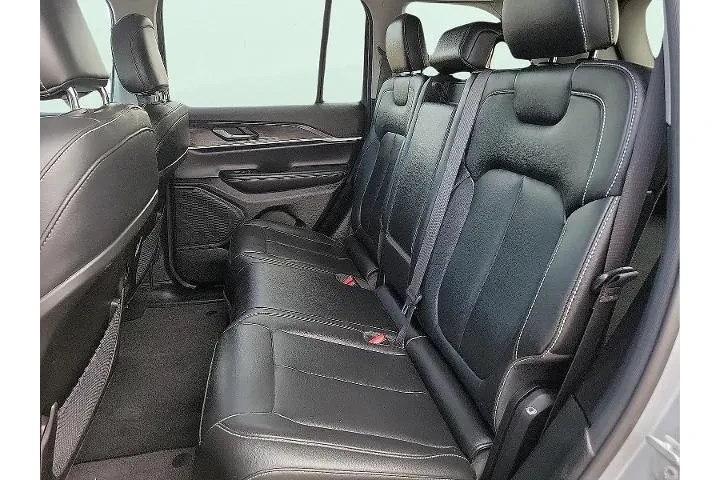 $29994 : Jeep Grand Cherokee 2023 4x4 image 8