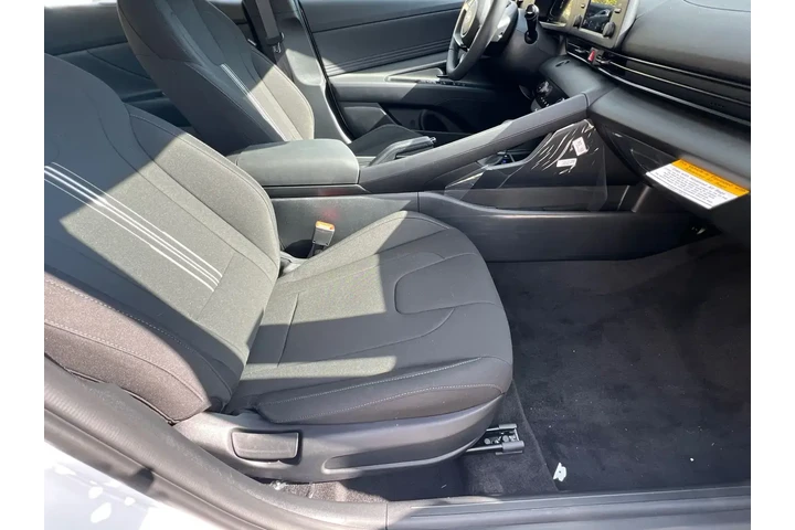 $20820 : Hyundai ELANTRA 2025 SEL Spo image 9