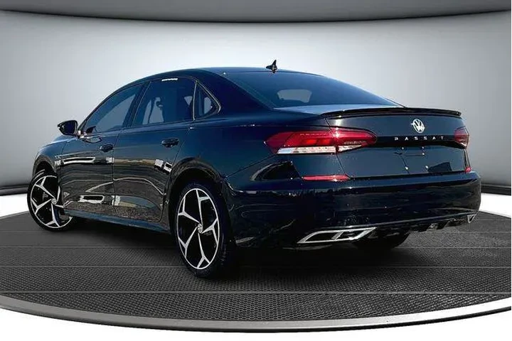 $16000 : Volkswagen Passat 2020 R-Lin image 4