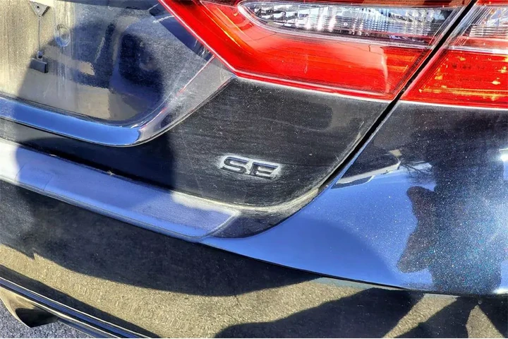 $27991 : Toyota Camry Hybrid 2023 SE image 6