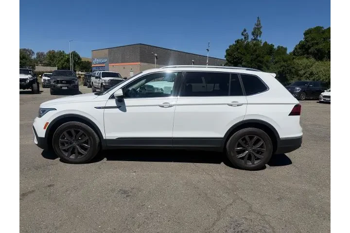 $22500 : Volkswagen Tiguan 2022 SE 4d image 2