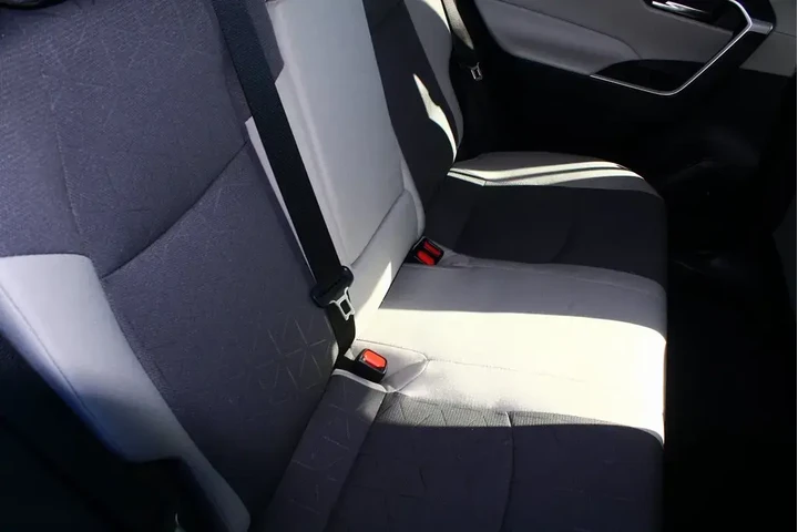 $27944 : Toyota RAV4 2024 AWD XLE 4dr image 8