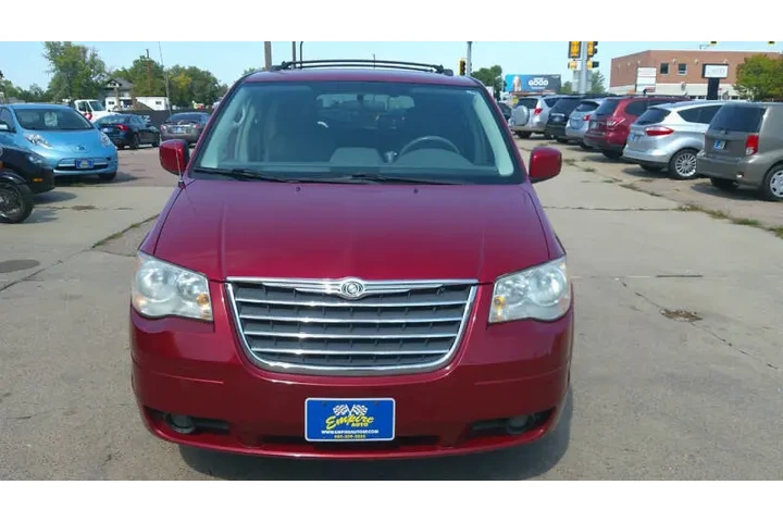 $3999 : 2009 Town and Country Touring image 4