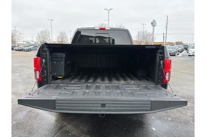 $31995 : Ford F-150 2018 4x4 Lariat 4 image 9