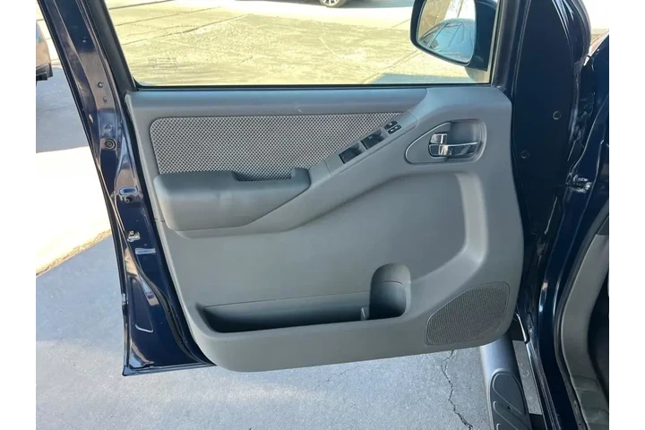 2007 Frontier LE Crew Cab 4WD image 10