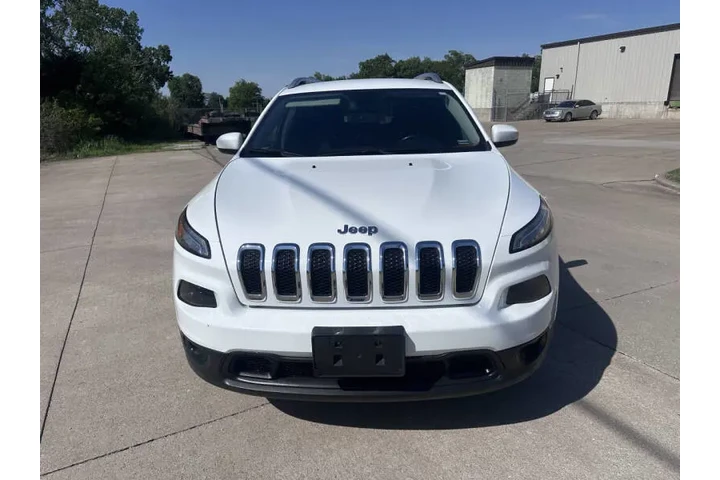 $8900 : 2016 Cherokee Latitude image 9
