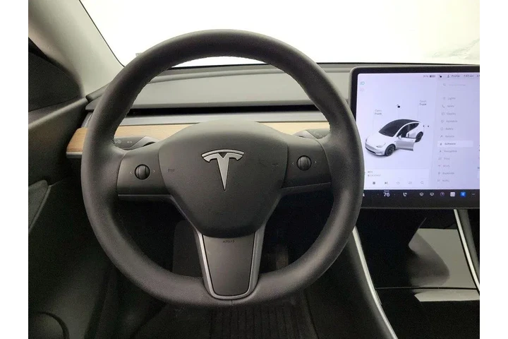 $29998 : Tesla Model Y 2021 AWD Long image 10