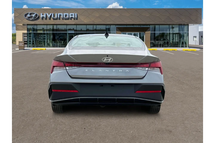 $19730 : Hyundai ELANTRA 2024 SE 4dr image 6