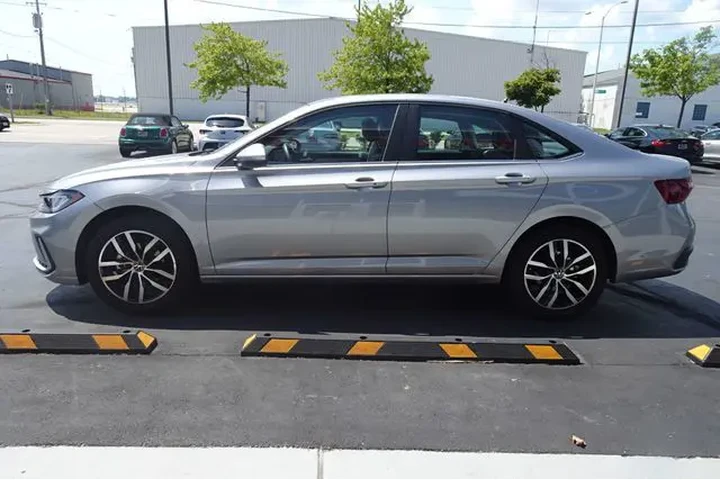 $22999 : 2025 Jetta image 5