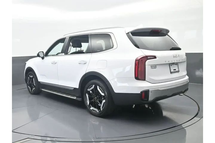 $29991 : Kia Telluride 2024 S 4dr SUV image 4