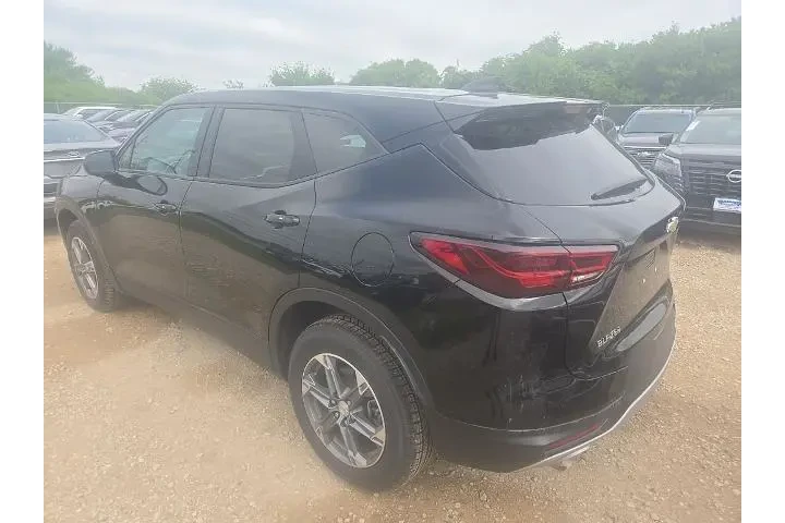 $22204 : Chevrolet Blazer 2023 LT 4dr image 2