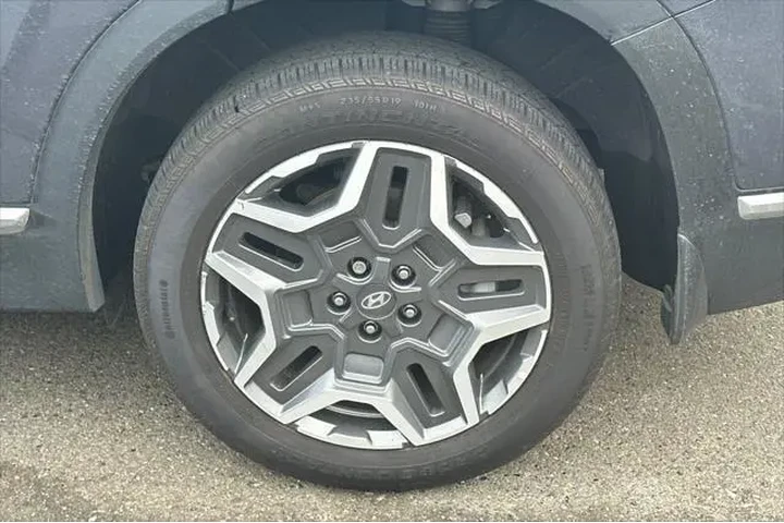$25990 : Hyundai SANTA FE Plug-In Hyb image 7