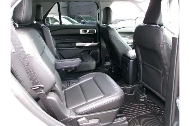 $36796 : Ford Explorer 2024 AWD XLT 4 image 5