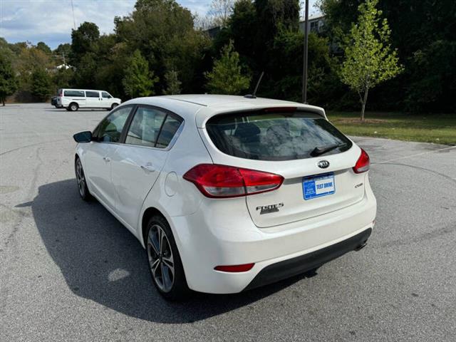 $13000 : 2016 Forte5 EX image 9