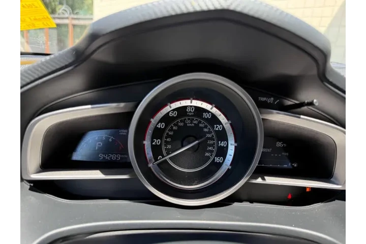 2016 MAZDA3 i Sport image 8