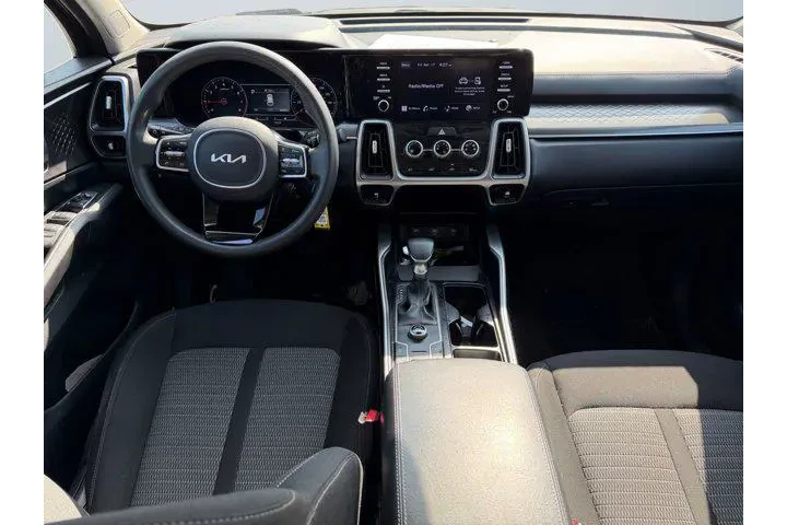 $21066 : Kia Sorento 2022 LX 4dr SUV image 10