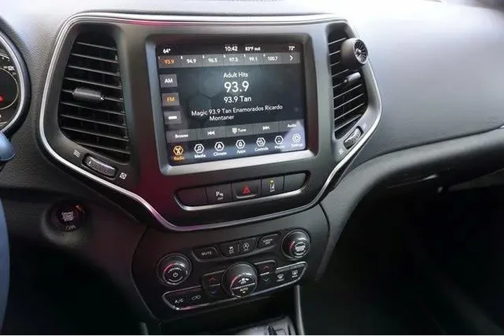 $16500 : Jeep Cherokee 2021 Latitude image 4