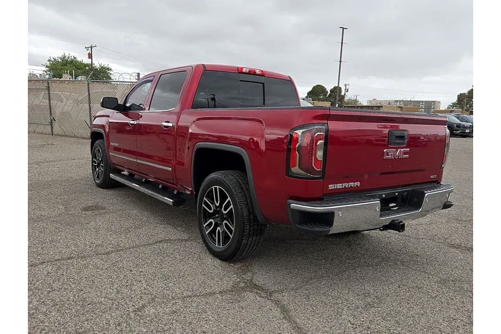 $31795 : GMC Sierra 1500 2018 4x4 SLT image 4